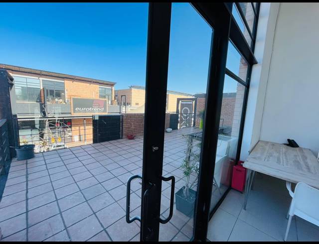 320M² RETAIL TO LET IN FOURWAYS